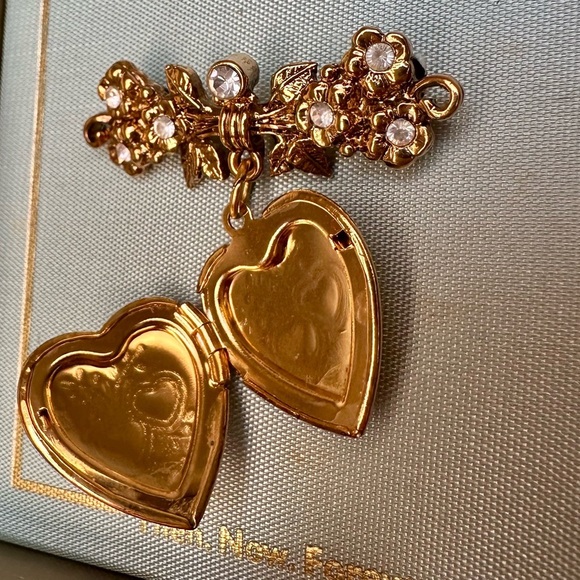 Vintage 1999 Gold heart locket brooch Vintage - Picture 1 of 3
